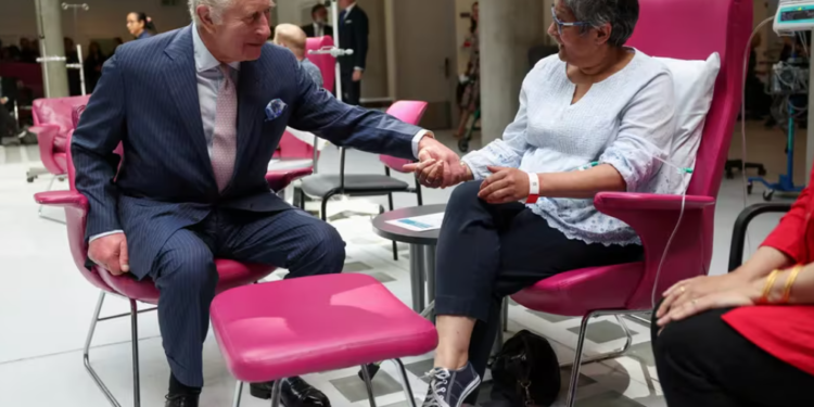 Carlos III se sincera y comparte cómo se sintió cuando le diagnosticaron cáncer