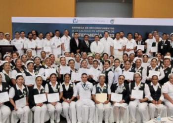 Reconoce IMSS Coahuila labor de 127 enfermeros