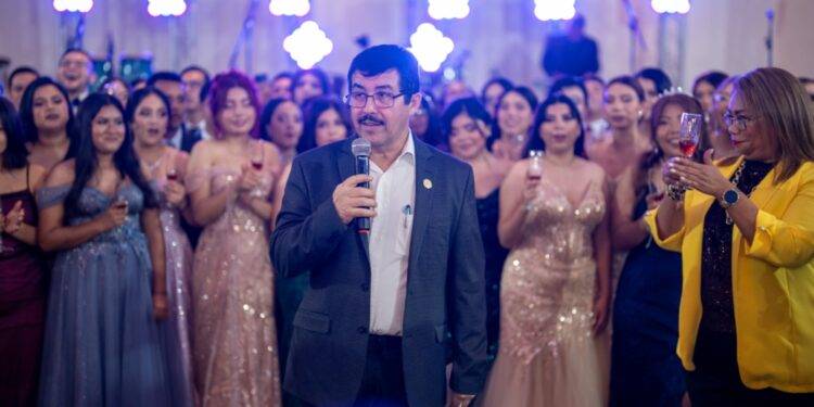 Festejo graduación Enfermería Victoria