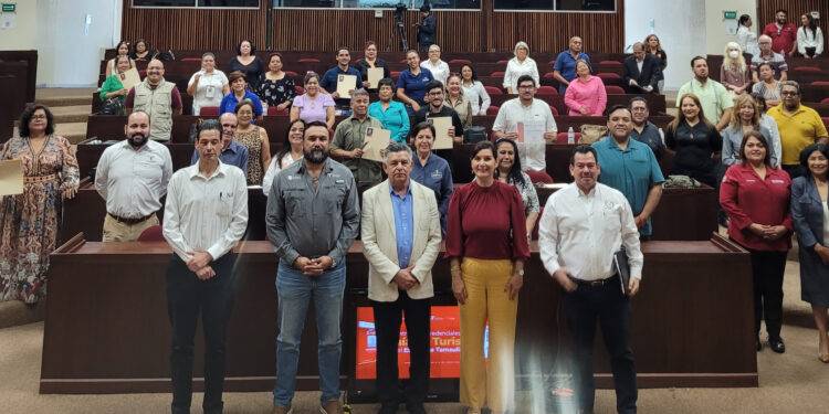 Certifica la UAT capacitación y actualización de guías turísticos