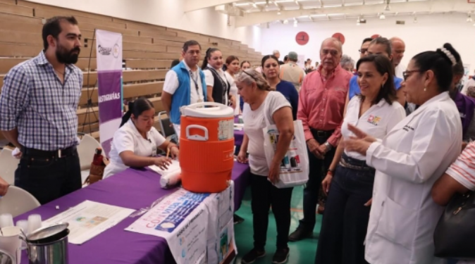 Lleva DIF Coahuila y Secretaría de Salud atención médica a adultos mayores