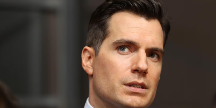 Henry Cavill publica tierna foto mostrando emoción a la espera de su bebé