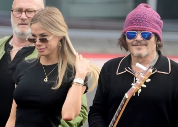 Johnny Depp se da nueva oportunidad en el amor y sale con rusa 33 años menor que él