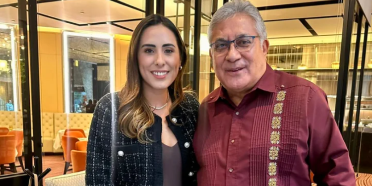 Se reúne Cecilia Guadiana con el Senador electo y Líder Nacional del SNTE, Alfonso Cepeda Salas.