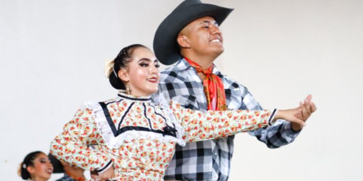 Califican Burros Pardos a Encuentro Nacional de Arte y Cultura