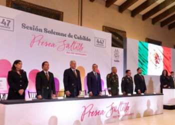 Entregan a ciudadanos e institución la Presea Saltillo 2024