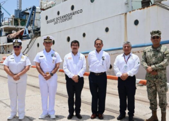 Entrega Marina buque a la UAT