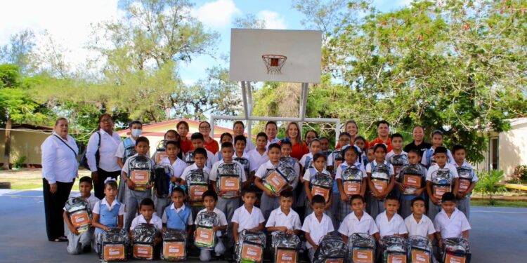 Lleva UAT colecta de útiles escolares para estudiantes del sector rural