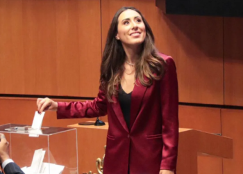 Cecilia Guadiana asume como senadora de Coahuila en la LXVI Legislatura