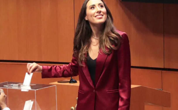 Cecilia Guadiana asume como senadora de Coahuila en la LXVI Legislatura