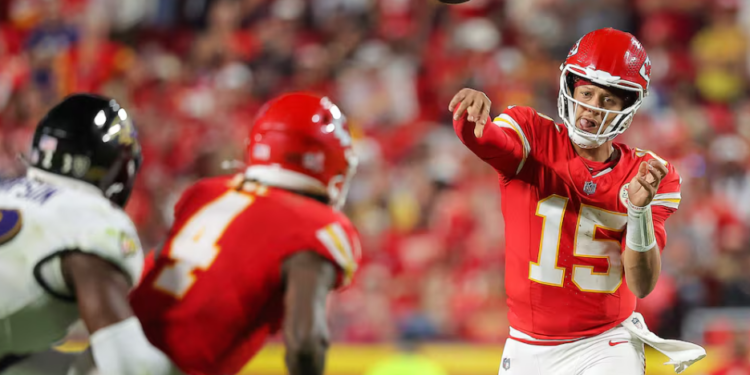 Los Chiefs de Kansas City derrotan a los Ravens de Baltimore en un dramático arranque de temporada