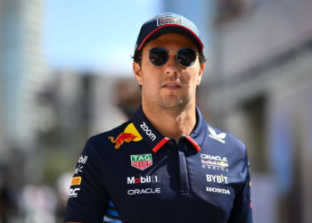 Checo Pérez revela que ingenieros de Red Bull le pidieron disculpas