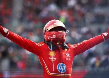 Sainz gana el Gran Premio de México; Norris recorta distancia con Verstappen