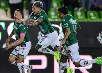 Guardado debuta con gol en la goleada del León a Querétaro