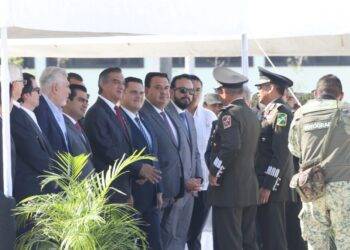 Acude Américo Villarreal a relevos de mandos de la IV Región, 8/a y 48/a Zonas Militares