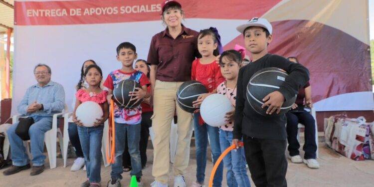 Lleva SEBIEN apoyos a familias de San Nicolás