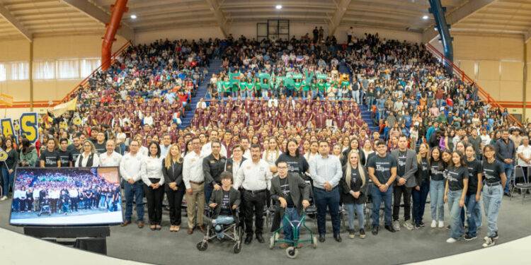 Queremos que nuestros estudiantes sean líderes con un profundo sentido humanista: Dámaso Anaya