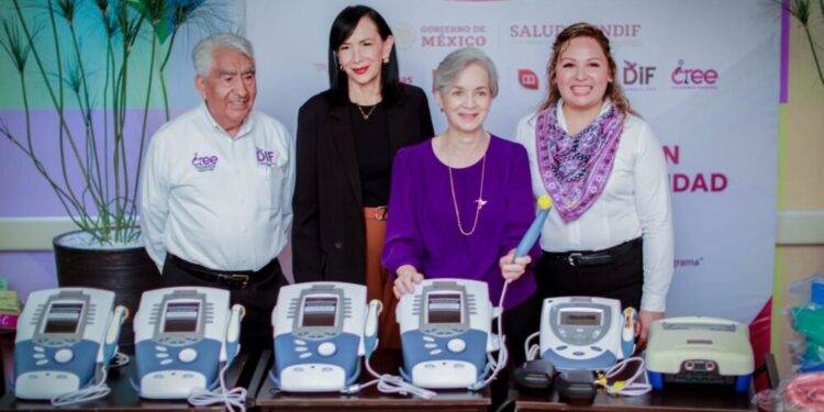 Entrega María de Villarreal prótesis y aparatos ortopédicos a pacientes de 21 municipios