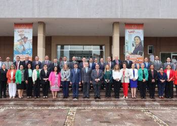 Rector de la UAT entrega equipamiento de vehículos a las facultades de la zona sur