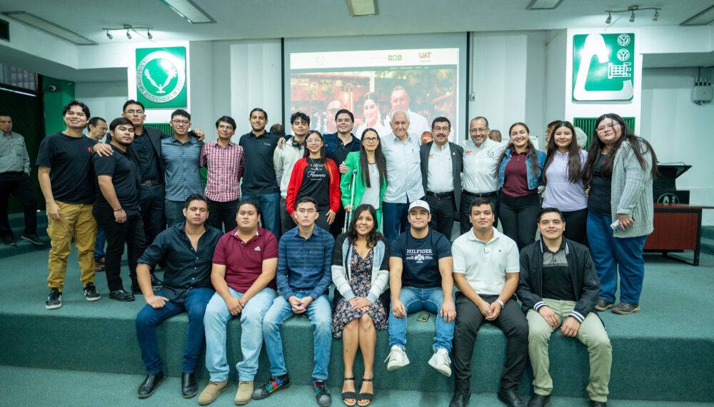 Decano de la UAT, Luis Navarro Roso, se despide de la cátedra con emotivo homenaje