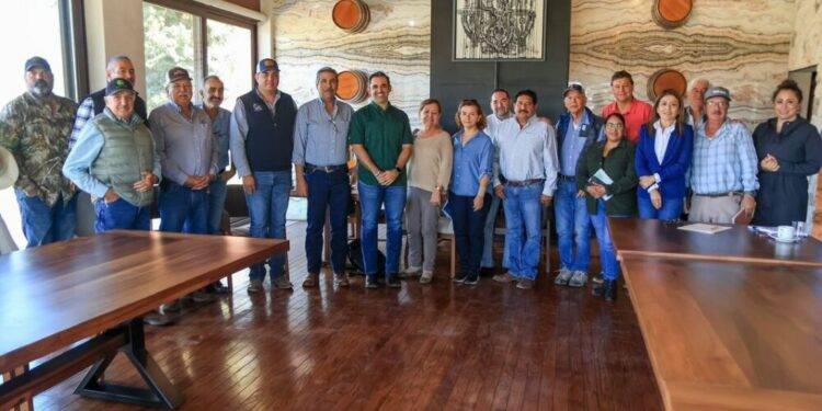 Américo Villarreal Santiago impulsa el desarrollo social y agrícola en Coahuila