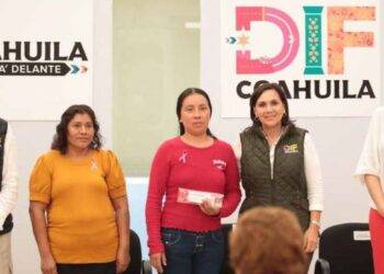 Beneficiarios de Saltillo, Matamoros y San Pedro de las Colonias reciben medicamentos, estímulos económicos, transporte adaptado y sillas de ruedas