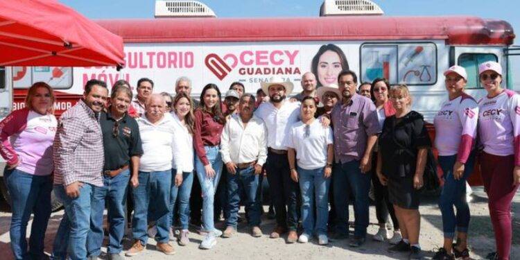 Lleva Cecilia Guadiana el Consultorio Móvil a Ramos Arizpe