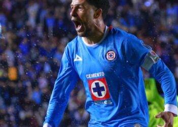 Cruz Azul empata de último minuto y se queda a un punto de récord histórico