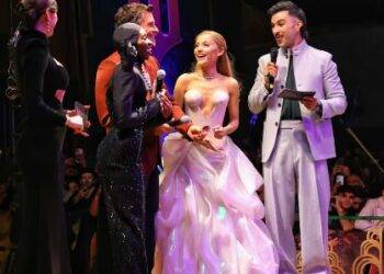 Glinda y Elphaba hechizan al público mexicano