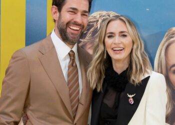 Así celebrará Emily Blunt el nombramiento de su esposo, John Krasinski, como el hombre más sexy del mundo.