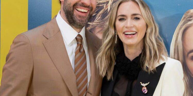 Así celebrará Emily Blunt el nombramiento de su esposo, John Krasinski, como el hombre más sexy del mundo.