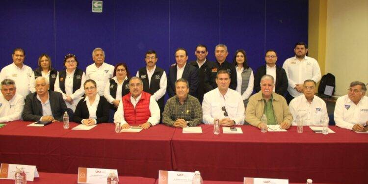 La UAT y colegio de agrónomos plantean proyecto de apoyo al campo