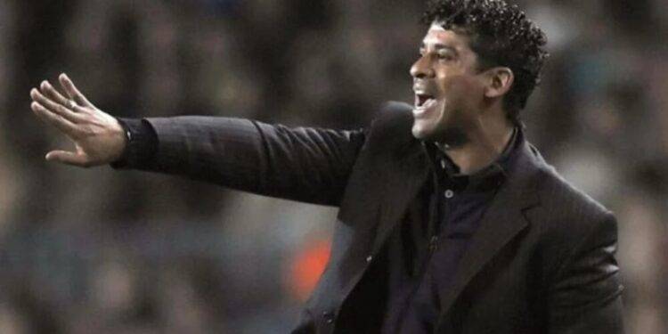 Frank Rijkaard se perfila como candidato para dirigir a Chivas