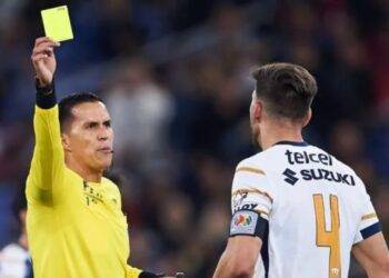 ¡Polémica en la Liguilla! Exárbitros critican penal y gol anulado en el Rayados vs Pumas