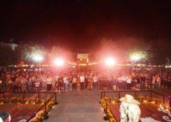 Américo y María fortalecen tradiciones del Día de Muertos en Tamaulipas