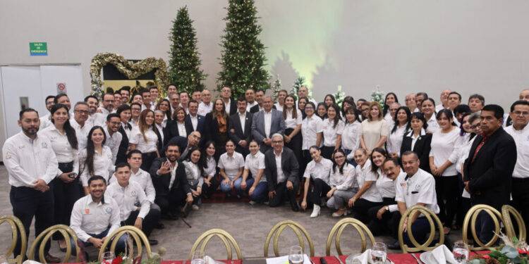 Ofrece la UAT festejos navideños a sus docentes