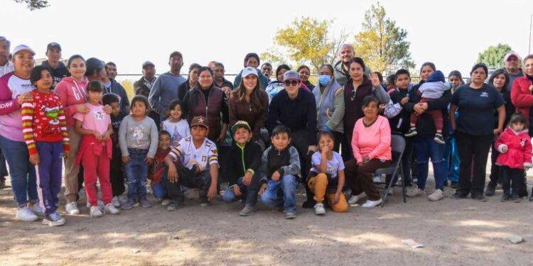 Cecilia Guadiana lidera brigadas de fumigación para combatir el dengue en Coahuila