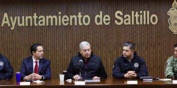 Avances en seguridad y transparencia en Saltillo: Fraustro entregas cartuchos y destacados logros
