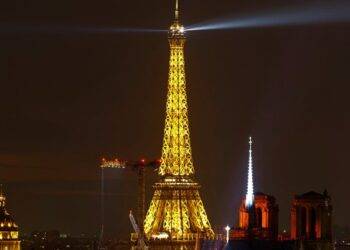 Evacuación temporal de la Torre Eiffel este 24 de diciembre por un cortocircuito