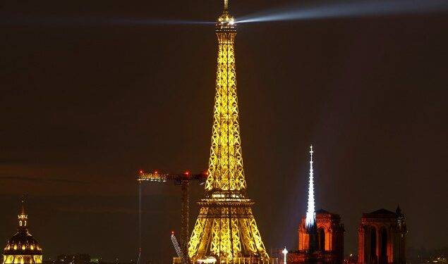 Evacuación temporal de la Torre Eiffel este 24 de diciembre por un cortocircuito