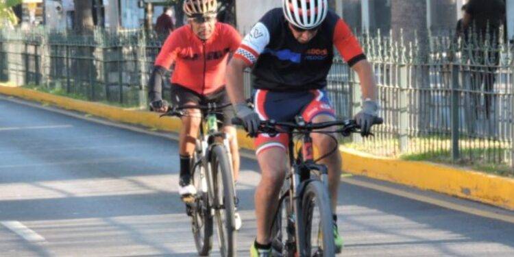 El ciclista saltillense Gabriel de la Cruz se prepara para brillar en 2025