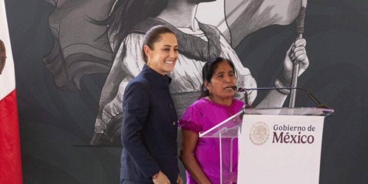 Sheinbaum garantiza pensión para mujeres en la Constitución y reafirma su compromiso con la igualdad de género