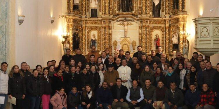 Entrega de nombramientos a funcionarios municipales en Parras