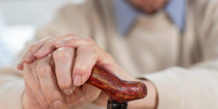 Buscarán garantizar cuidados a adultos mayores