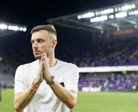 Martín Anselmi viaja a Europa para firmar con el Porto y desata una disputa millonaria