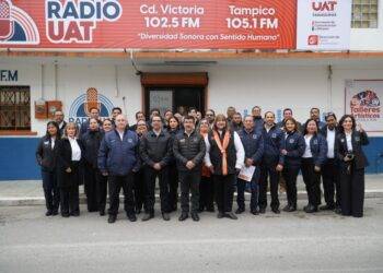 Preside rector Dámaso Anaya celebración del 33 aniversario de Radio UAT