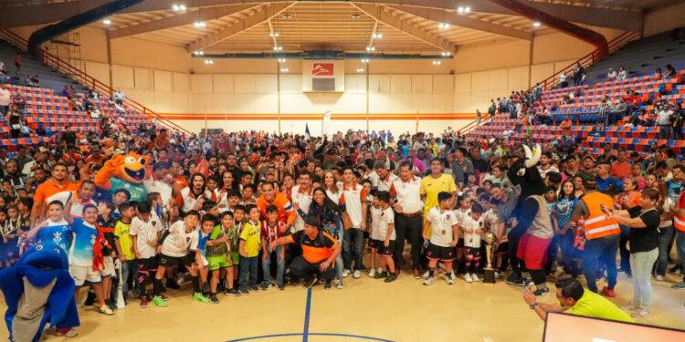 El rector Dámaso Anaya y Omar Bravo presiden apertura de la Copa UAT 2025