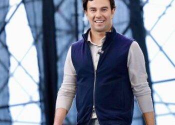 «Checo» Pérez en negociaciones con Cadillac para regresar a la F1 en 2026