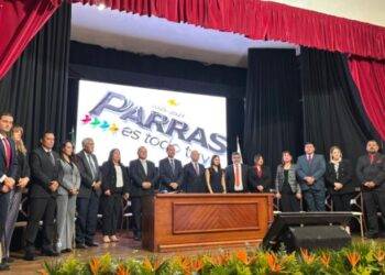 Parras celebra su 427 aniversario con distinciones a ciudadanos ejemplares