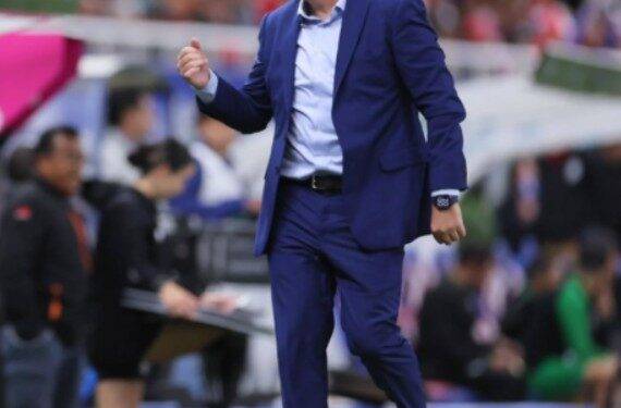 Tres partidos de suspensión para Óscar García tras agresión en el León vs. Chivas